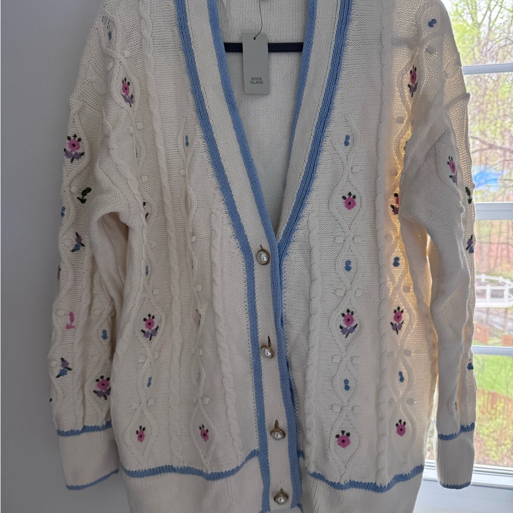 Embroidered Cable Knit Cardigan In Cream-white - Picture 2 of 5